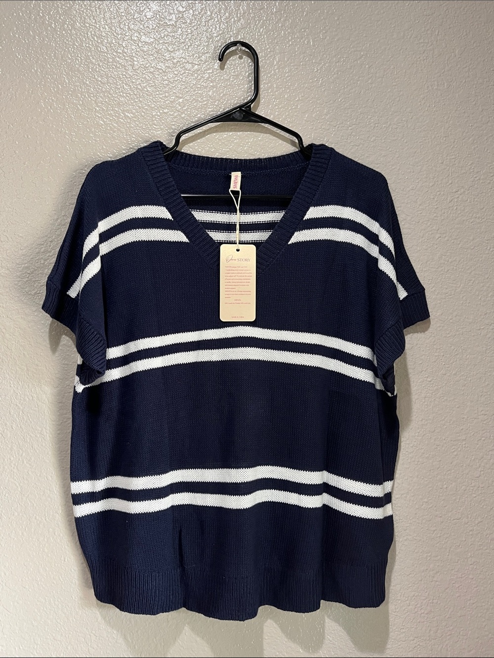 SHEWIN Nautical Navy White Striped V-Neck Short-Sleeve Sweater Top Sz M TC0785